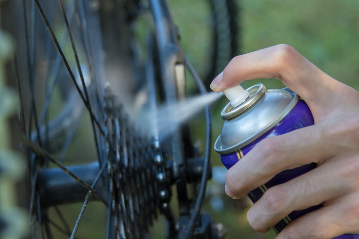 Cleaning your bike chain