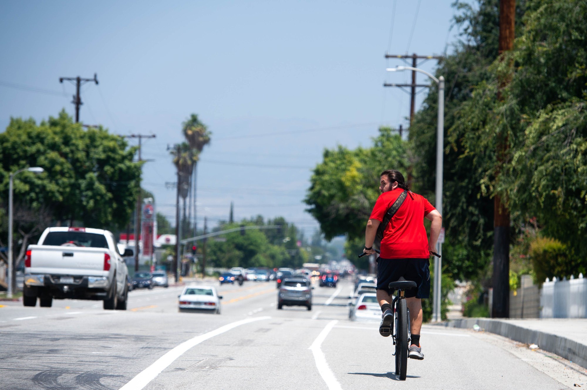 Navigating Bike Lanes: When to Enter for a Right Turn post thumbnail image